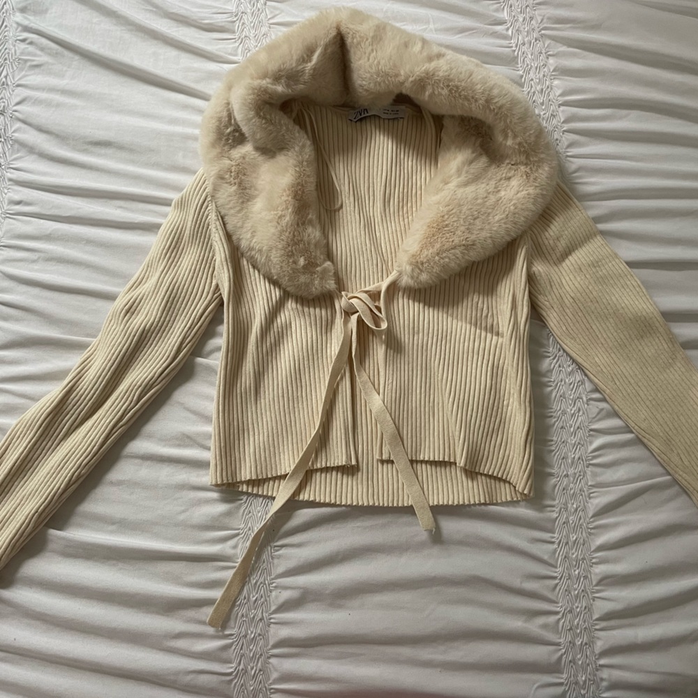 Zara beige tie-front cardigan with fur trim